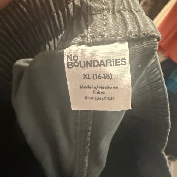 Cargo pants - Picture 2 of 3